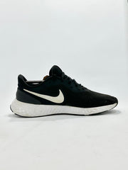 Nike Revolution 5 Lightweight Branded Shoes