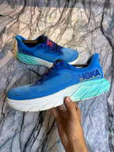 Hoka Arahi 7 Branded Shoes