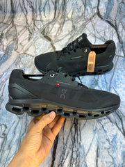 On Cloud Strautus Branded Running Shoes