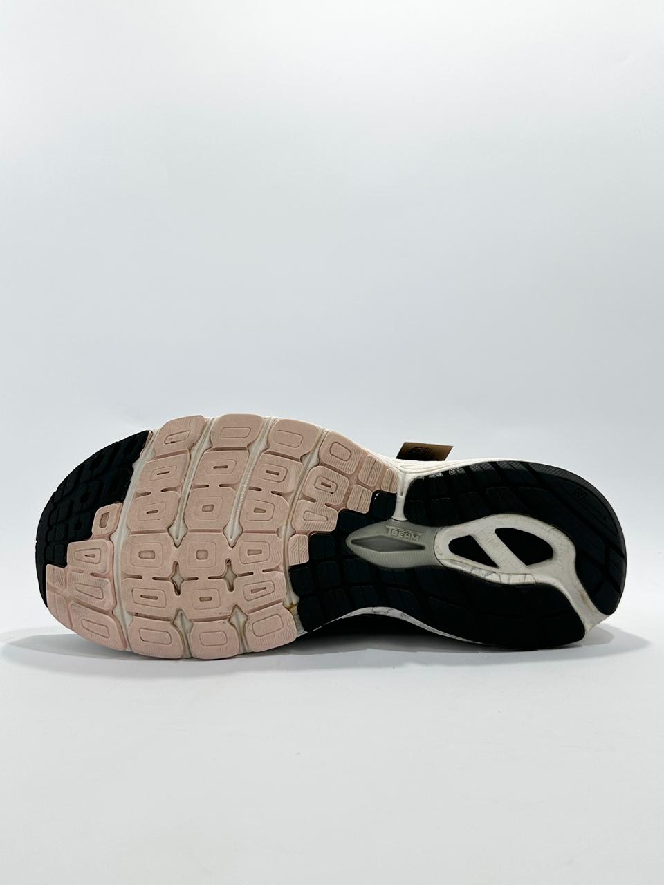 Original New Balance Lightweight Branded Shoes