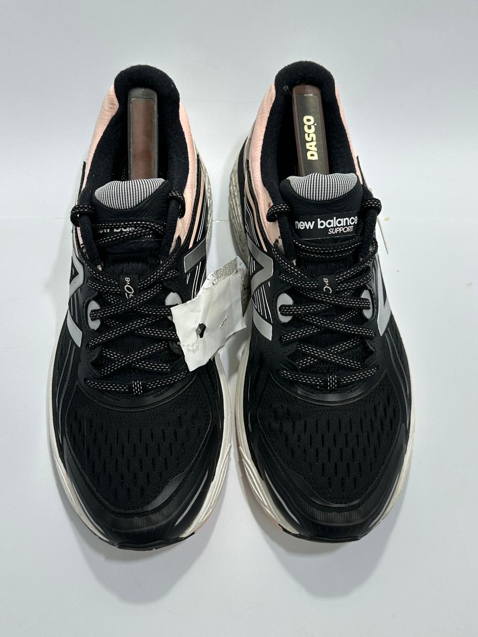 Original New Balance Lightweight Branded Shoes