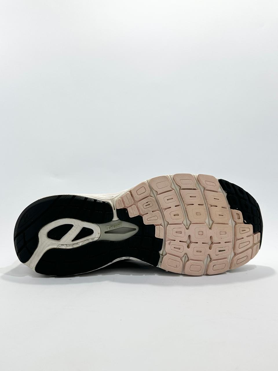 Original New Balance Lightweight Branded Shoes