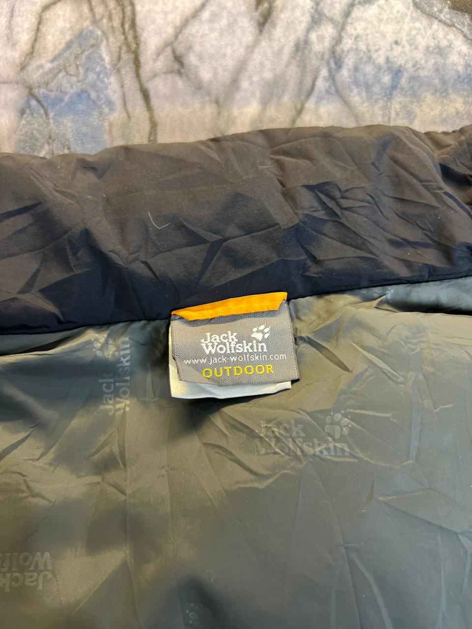 ORIGINAL JACK WOLFSKIN LIGHTWEIGHT BRANDED SLEEVELESS JACKET