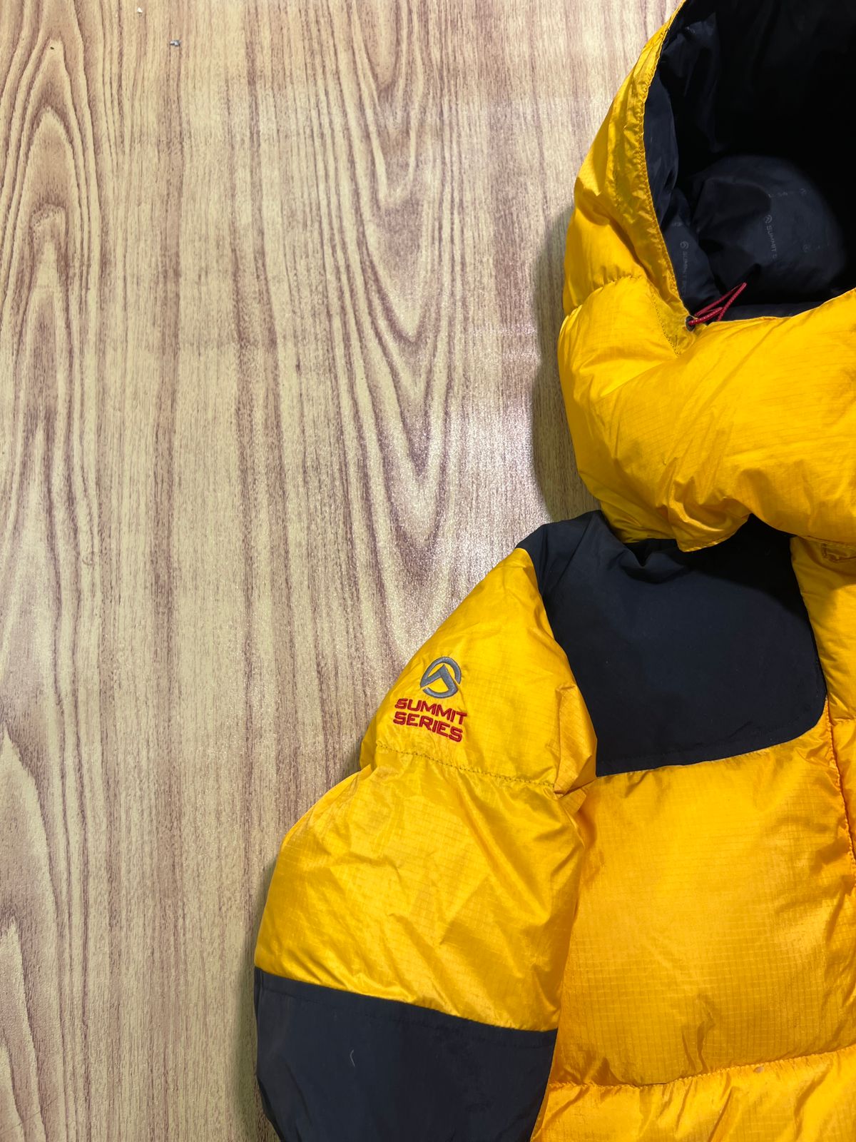 ORIGINAL THE NORTHFACE SUMMIT SERIES LIGHTWEIGHT BRANDED PUFFER JACKET