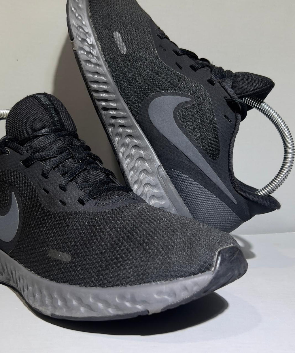 Original Nike Revolution Lightweight Branded Running Shoes