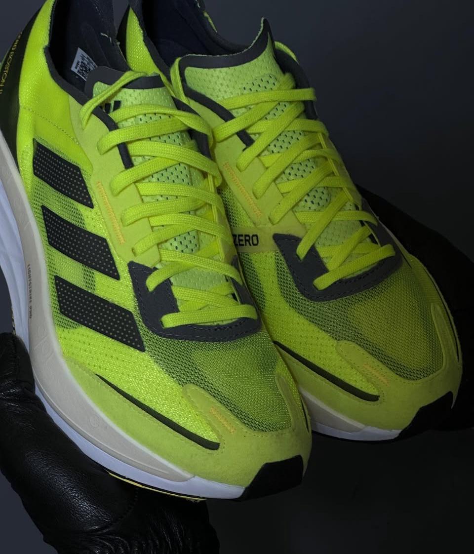 Original Adidas Adizero Boston 11 2022 Model Lightweight 300 Meter Carbon Fiber Running Shoes