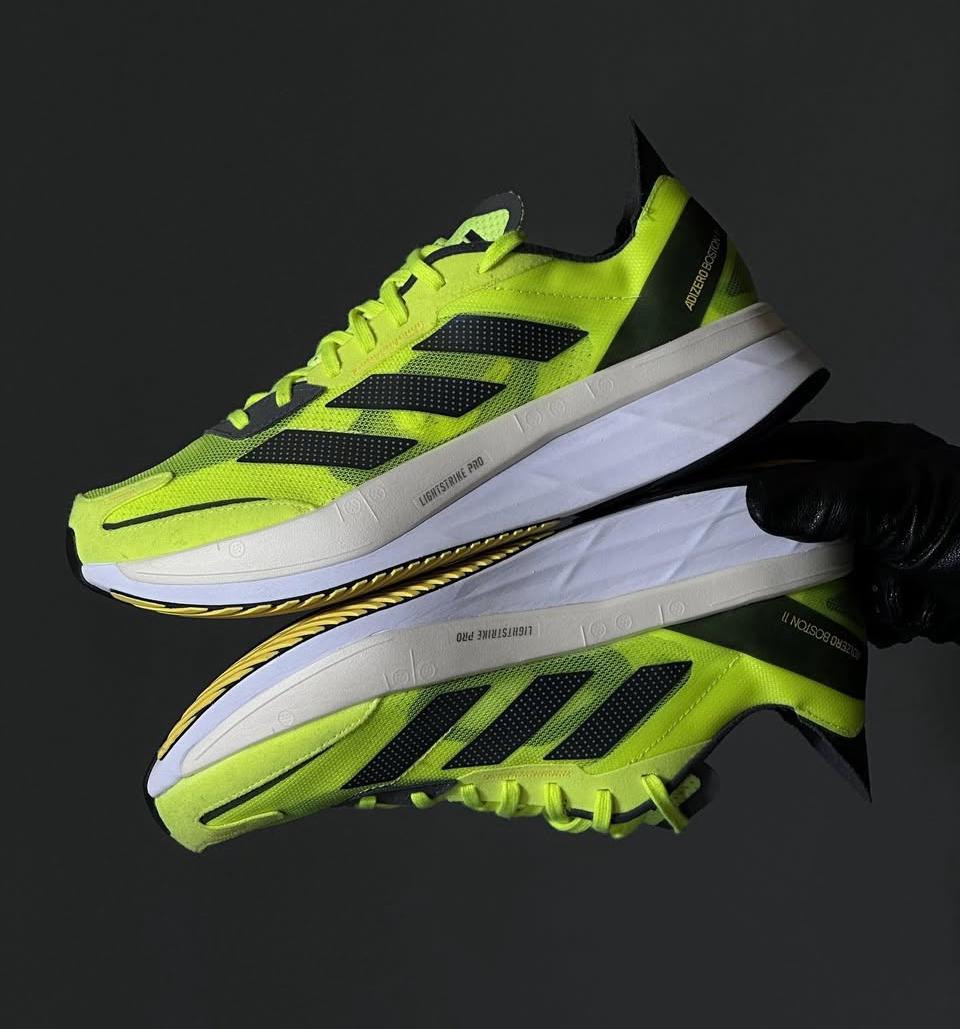 Original Adidas Adizero Boston 11 2022 Model Lightweight 300 Meter Carbon Fiber Running Shoes