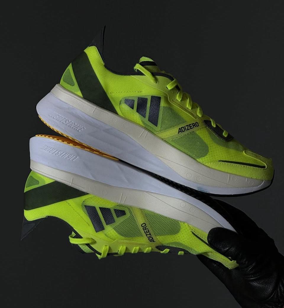 Original Adidas Adizero Boston 11 2022 Model Lightweight 300 Meter Carbon Fiber Running Shoes