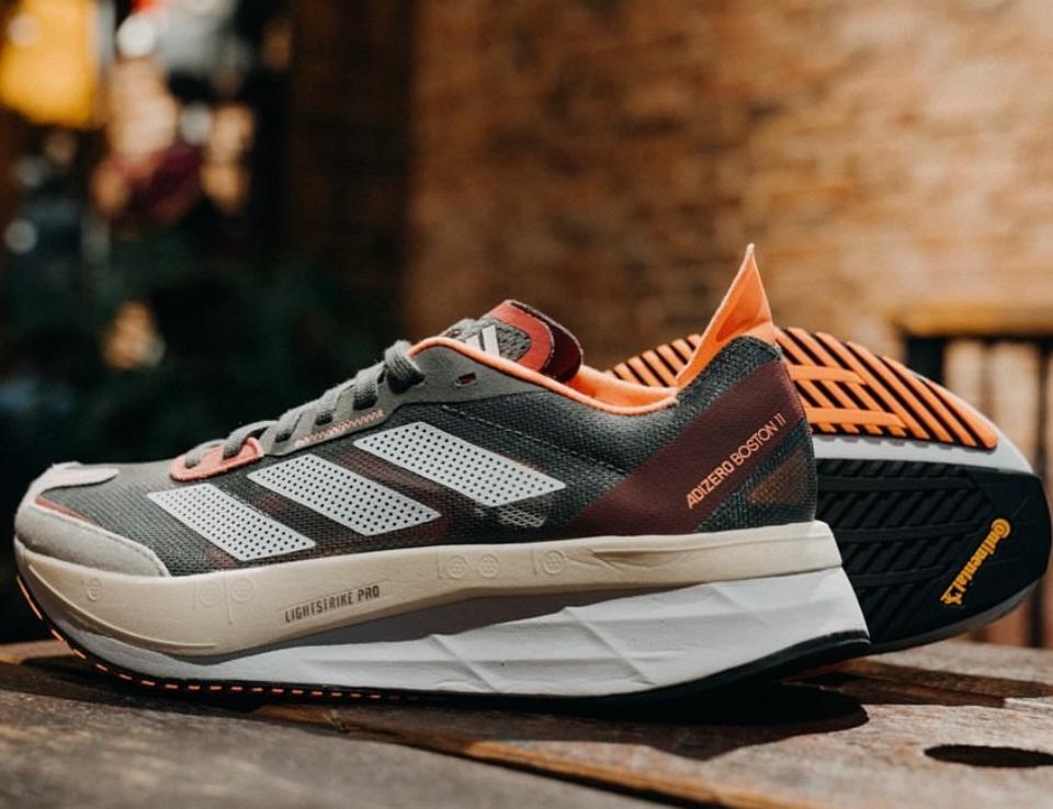 Adidas Adizero Boston 11 2022 Model Lightweight Branded Running Shoes