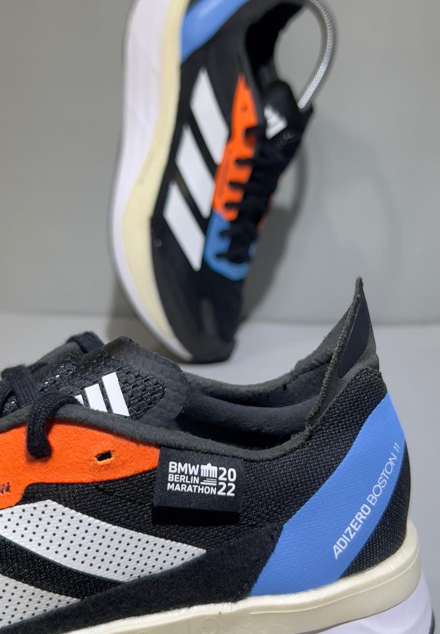 Original Adidas Adizero Boston 11 2022 Model Lightweight 300 Meter Running Shoes