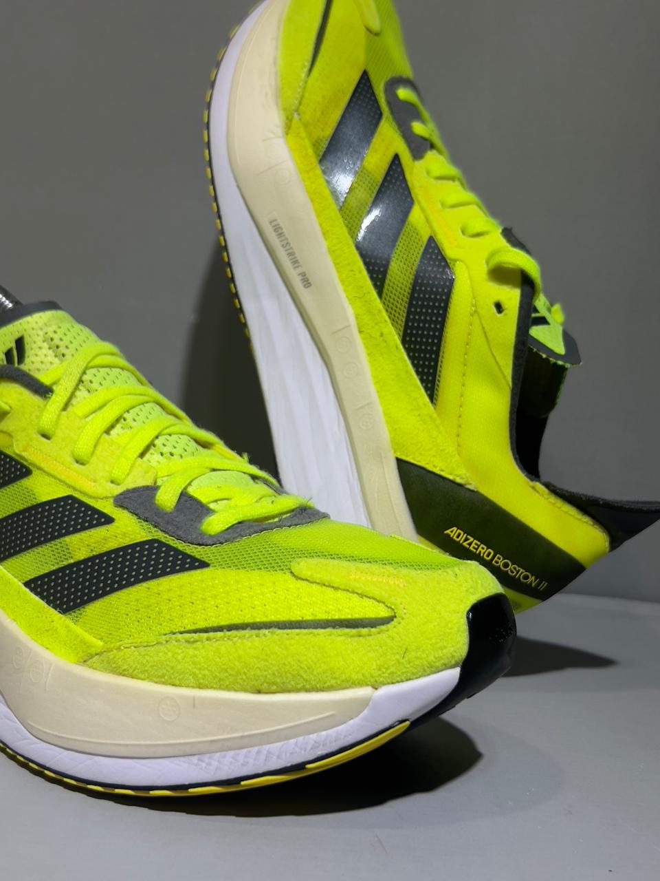 Original Adidas Adizero Boston 11 2022 Model Lightweight 300 Meter Carbon Fiber Running Shoes