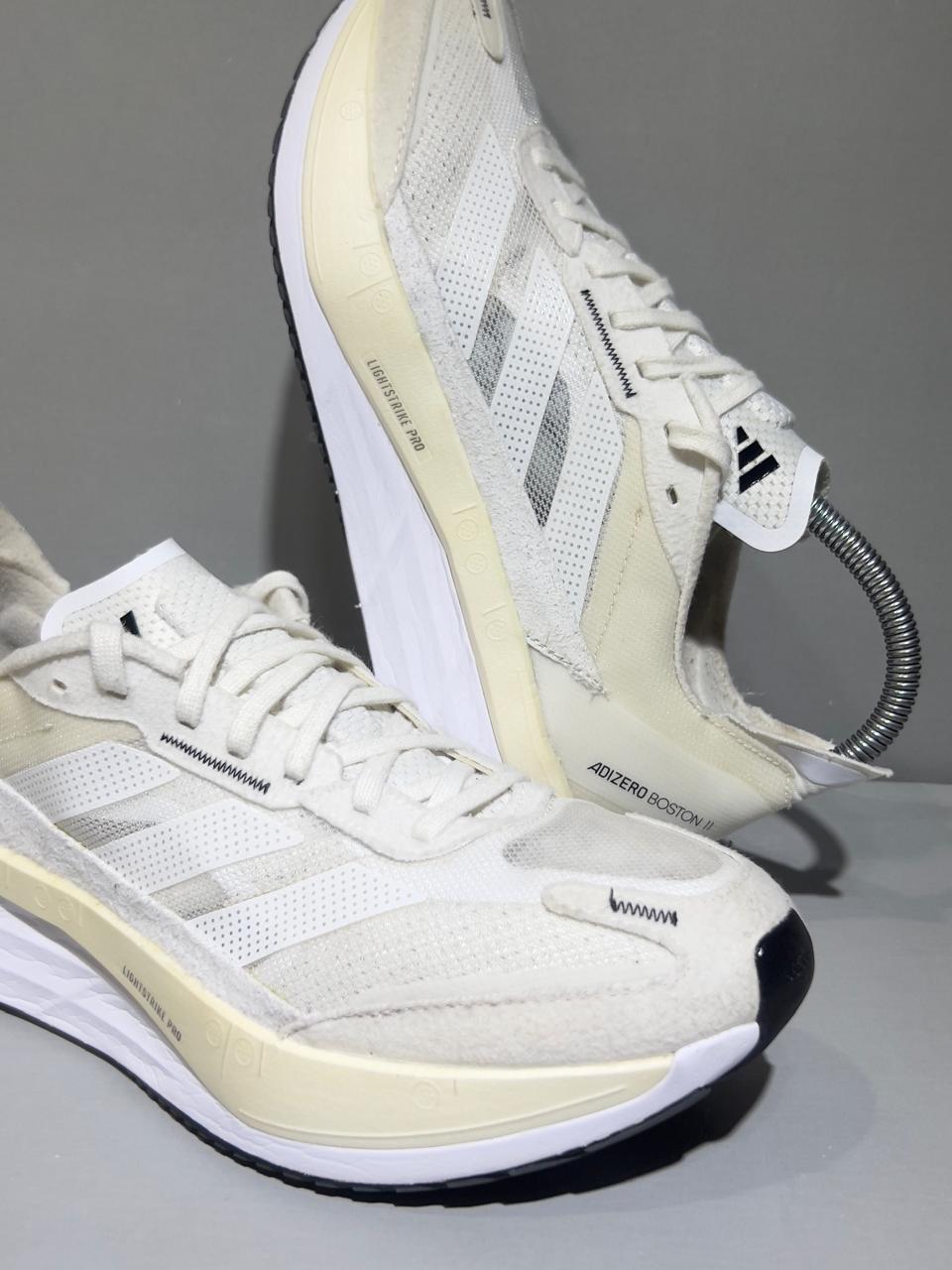 Original Adidas Adizero Boston 11 2022 Model Lightweight 300 Meter Running Shoes