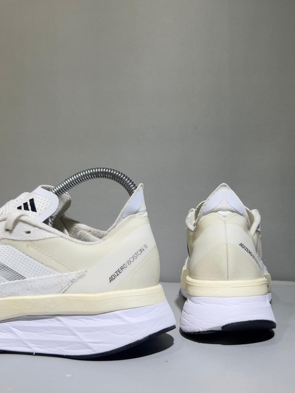 Original Adidas Adizero Boston 11 2022 Model Lightweight 300 Meter Running Shoes