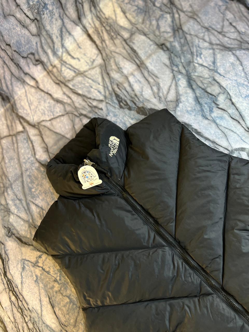 ORIGINAL THE NORTHFACE LIGHTWEIGHT SLEEVELESS BRANDED JACKET