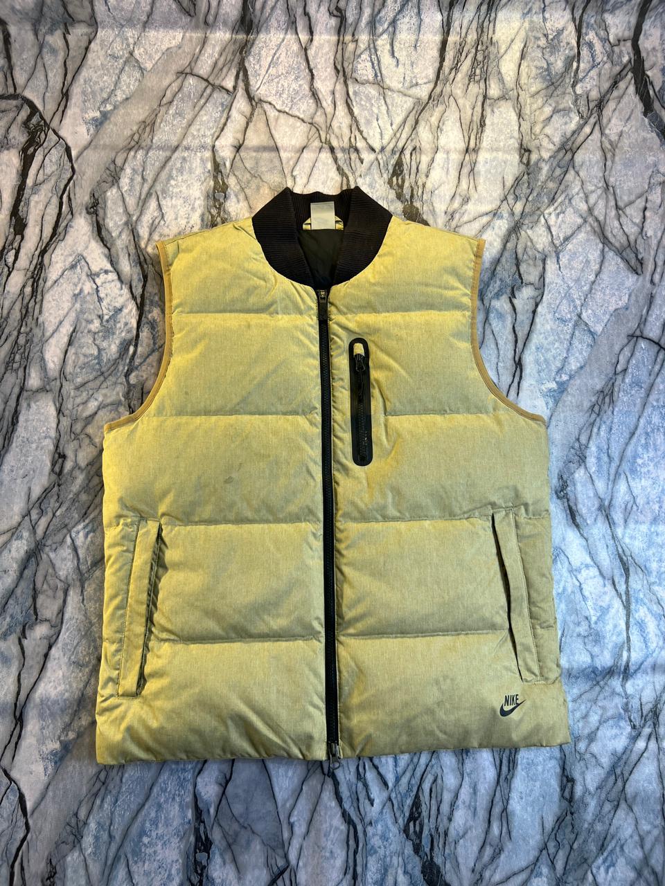 ORIGINAL NIKE LIGHTWEIGHT SLEEVELESS BRANDED JACKET