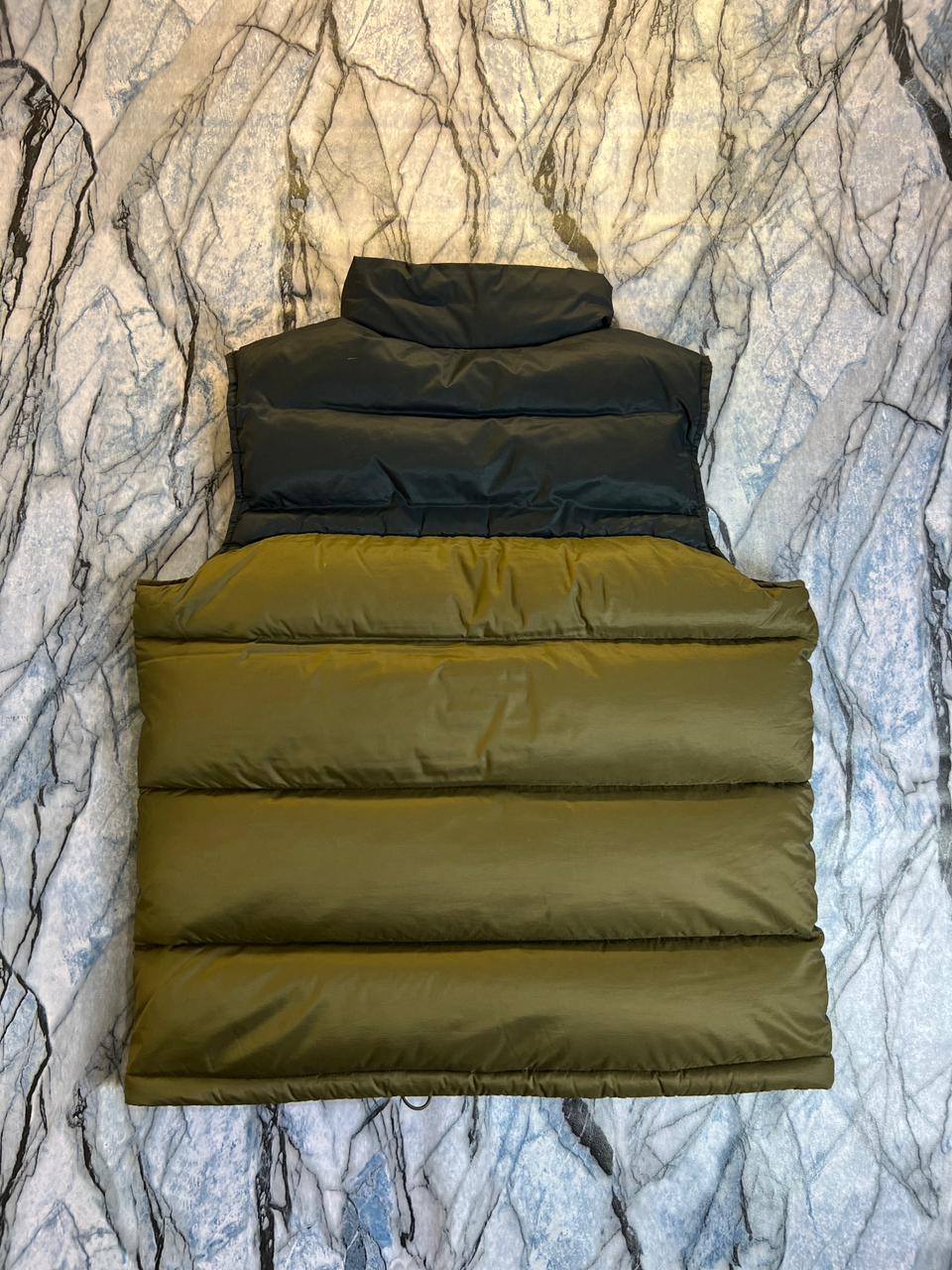 ORIGINAL COLUMBIA LIGHTWEIGHT BRANDED SLEEVELESS JACKET