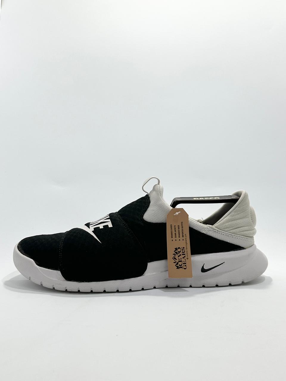 Original Nike Lightweight Branded Running Laceless Shoes