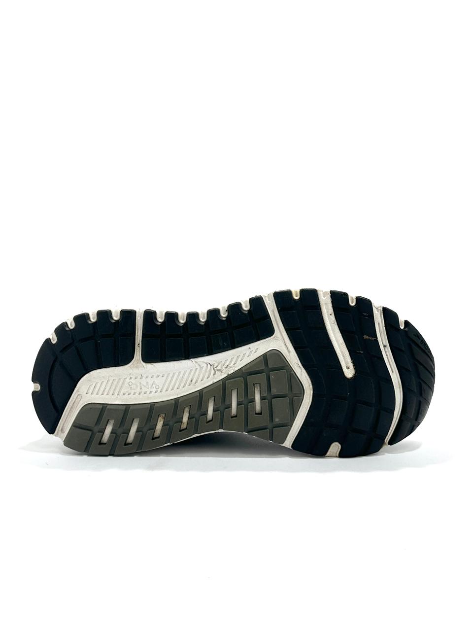 Brooks Beast Lightweight Branded Running Shoes
