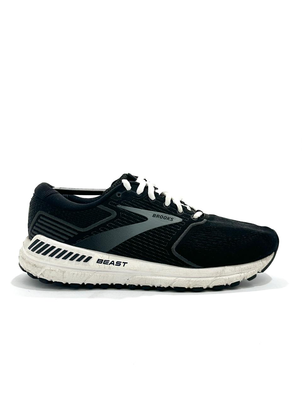Brooks Beast Lightweight Branded Running Shoes