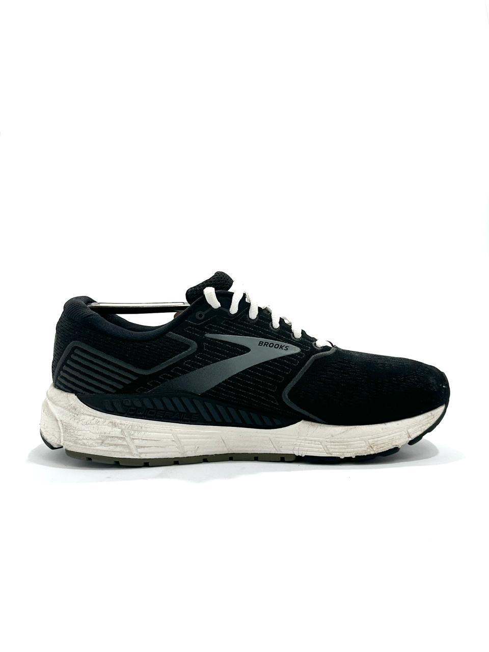 Brooks Beast Lightweight Branded Running Shoes