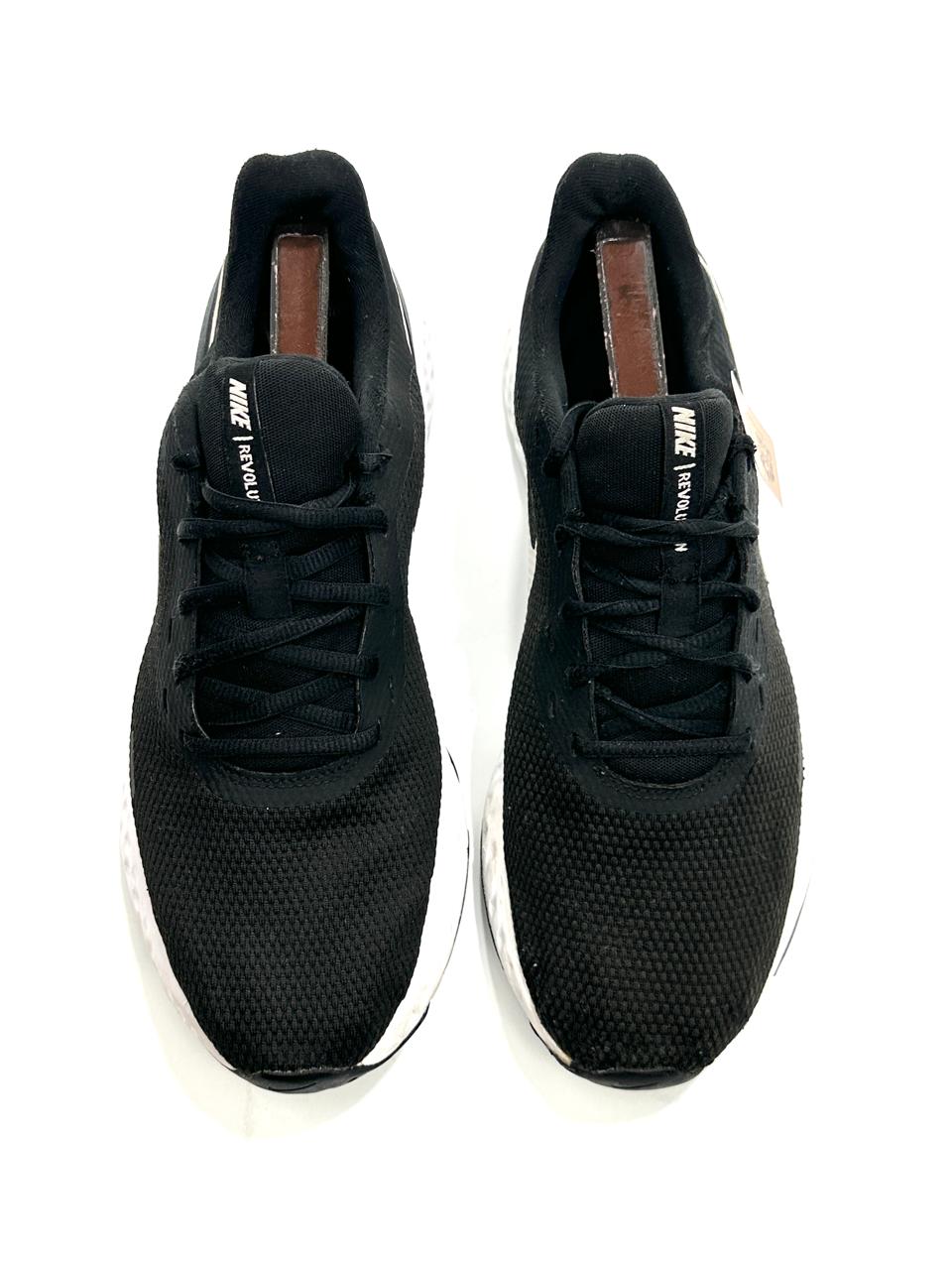 Nike Revolution 5 Lightweight Branded Shoes