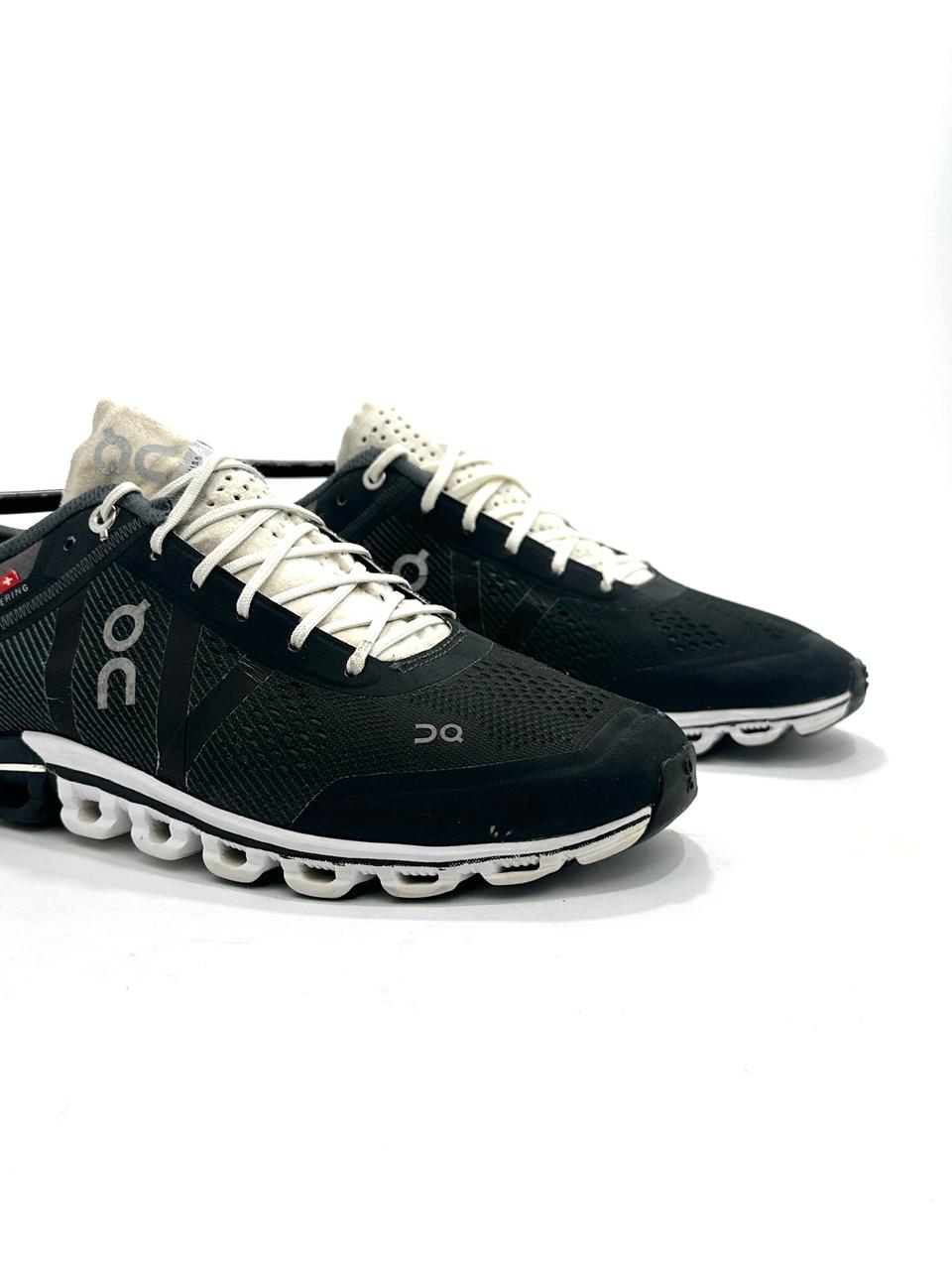 On Cloud Lightweight Branded Running Shoes