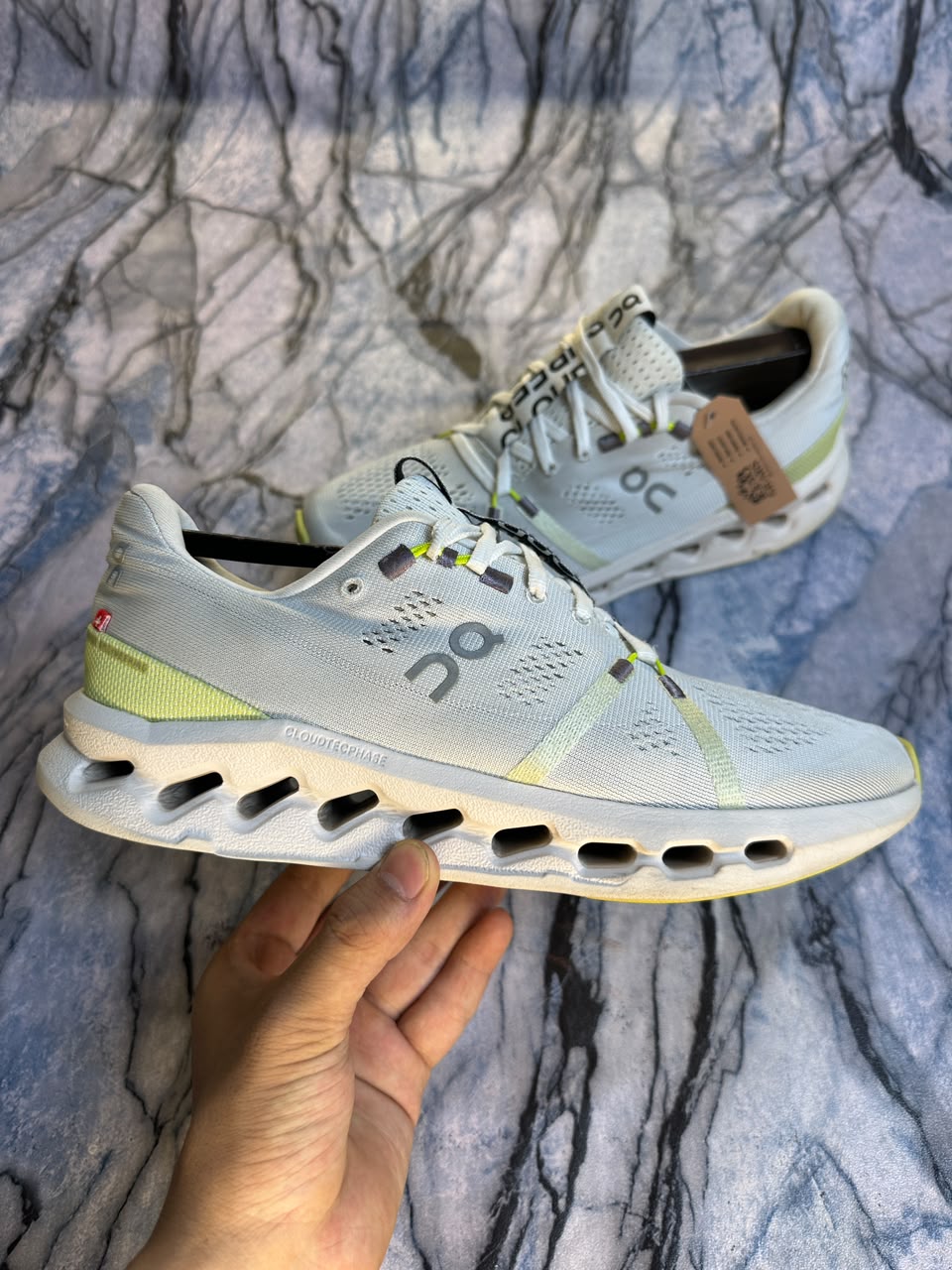 On Cloud Surfers Branded Shoes