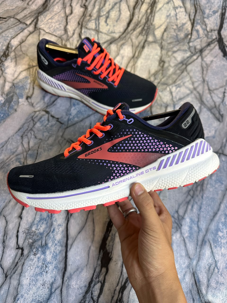 Brooks Adrenaline GTS 22 Branded Shoes