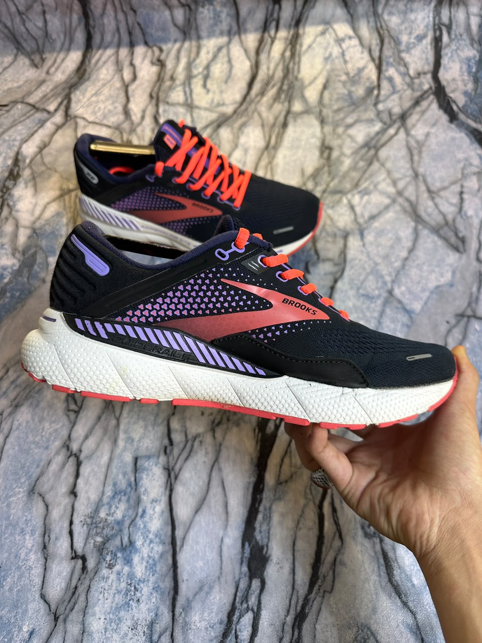 Brooks Adrenaline GTS 22 Branded Shoes