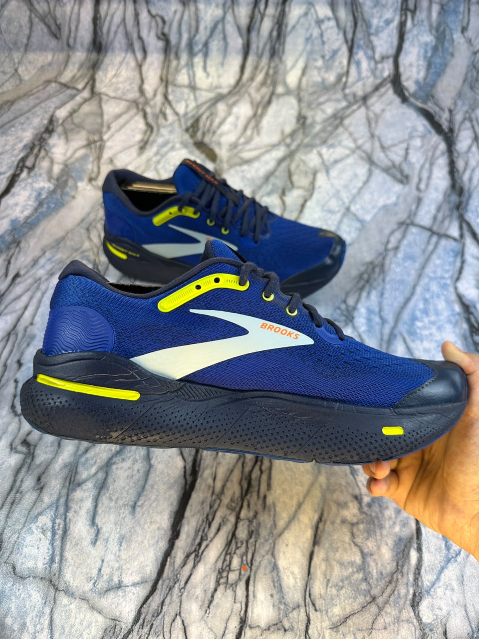 Brooks Ghost Max Branded Shoes