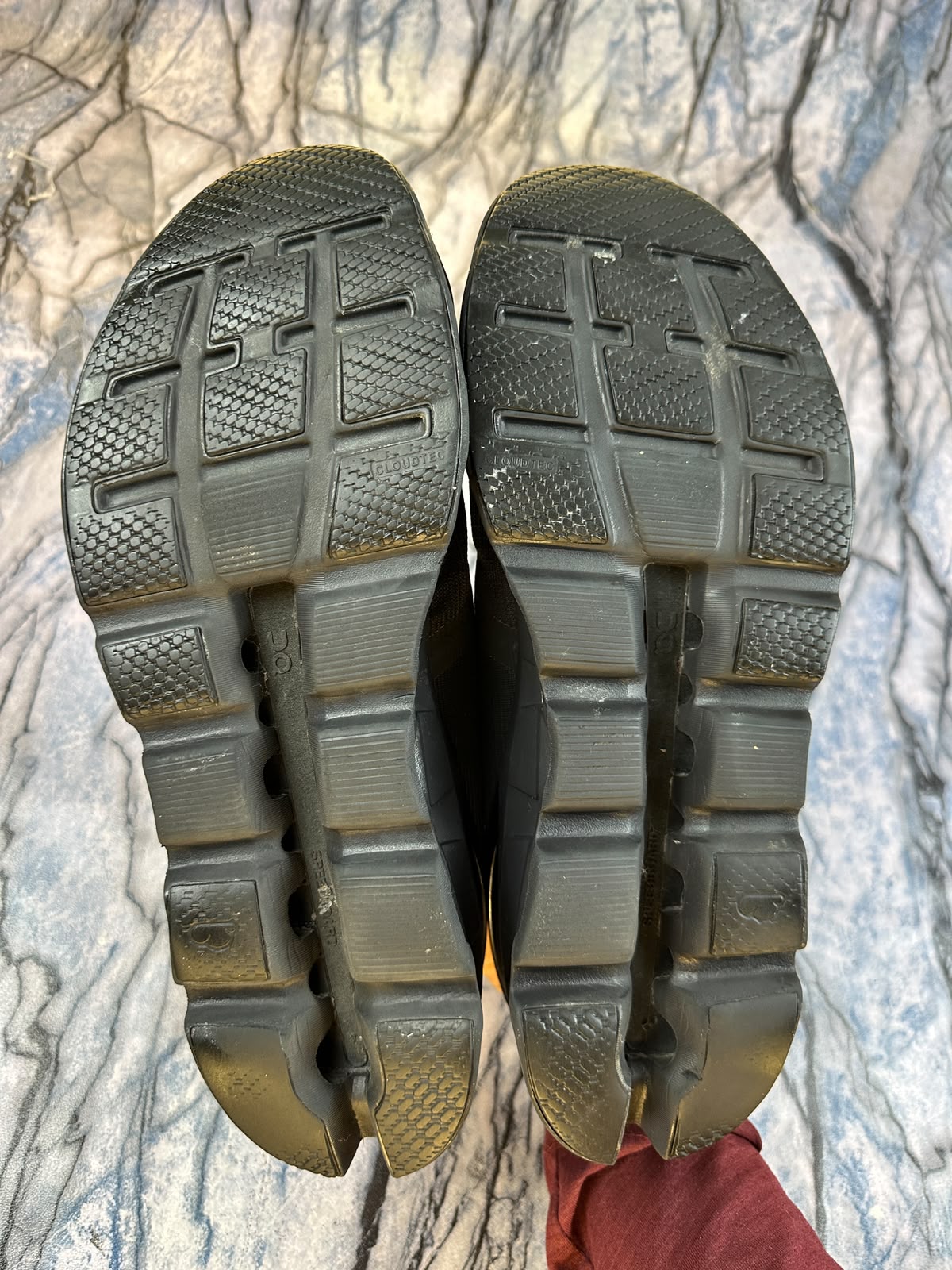 On Cloud Strautus Branded Running Shoes