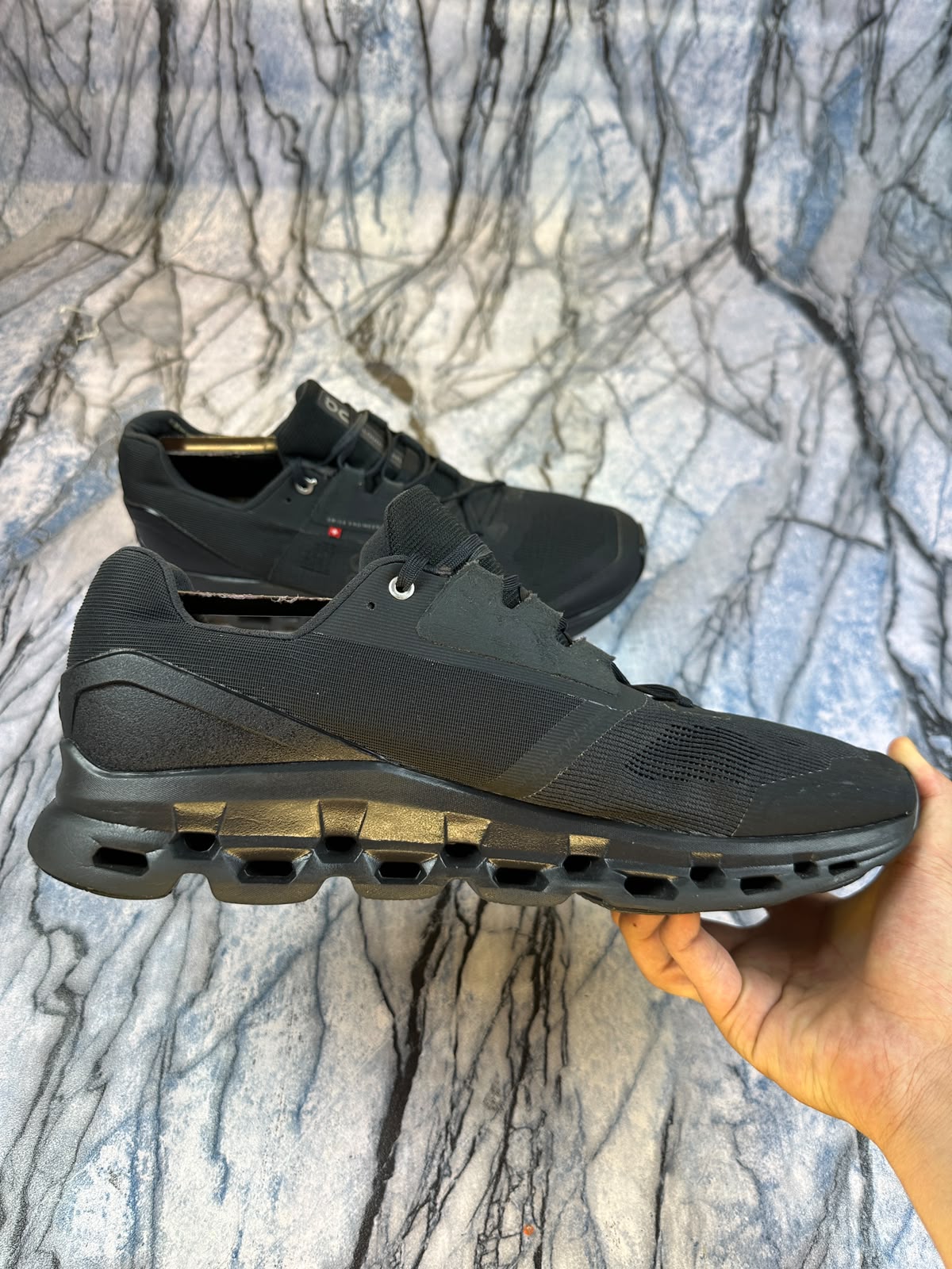 On Cloud Strautus Branded Running Shoes