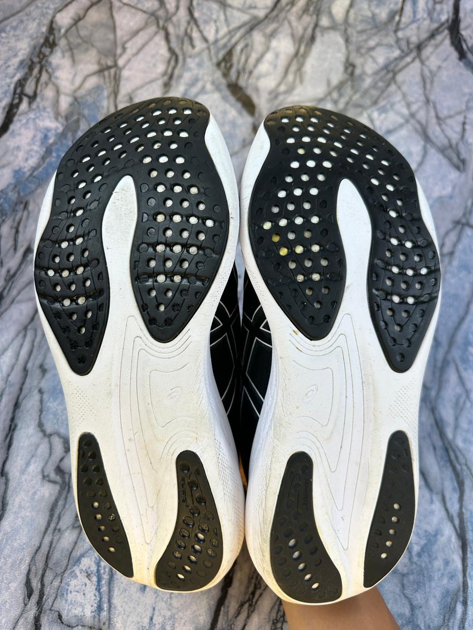 Asics Nimbus 25 Lightweight Branded Running Shoes