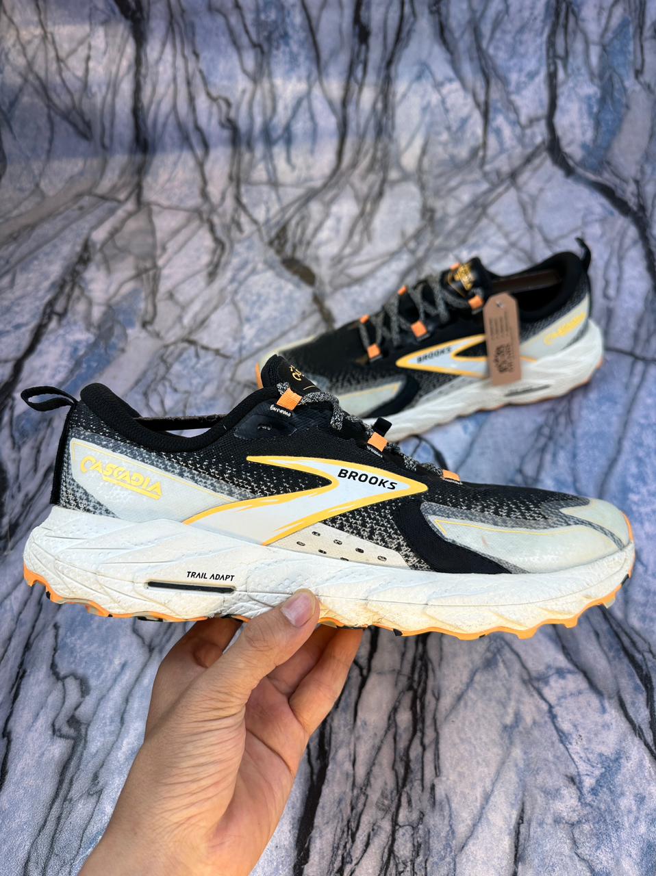 Brooks Cascadia 18 Trial Branded Shoes