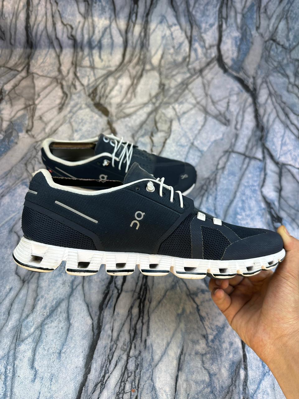 On Cloud 5 Branded Running Shoes