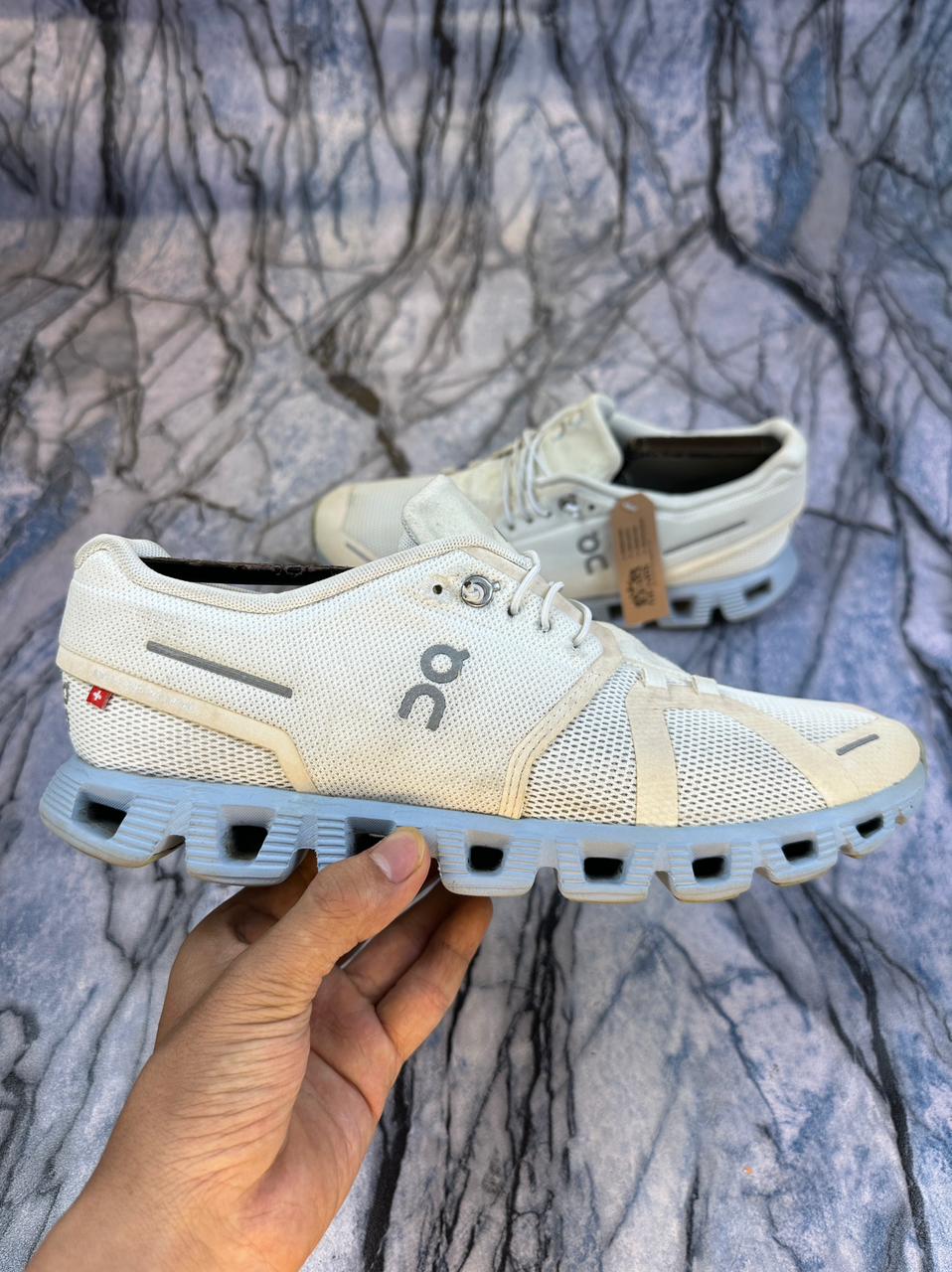 On Cloud 5 Branded Running Shoes