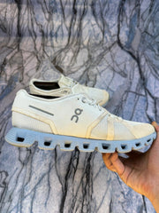 On Cloud 5 Branded Running Shoes