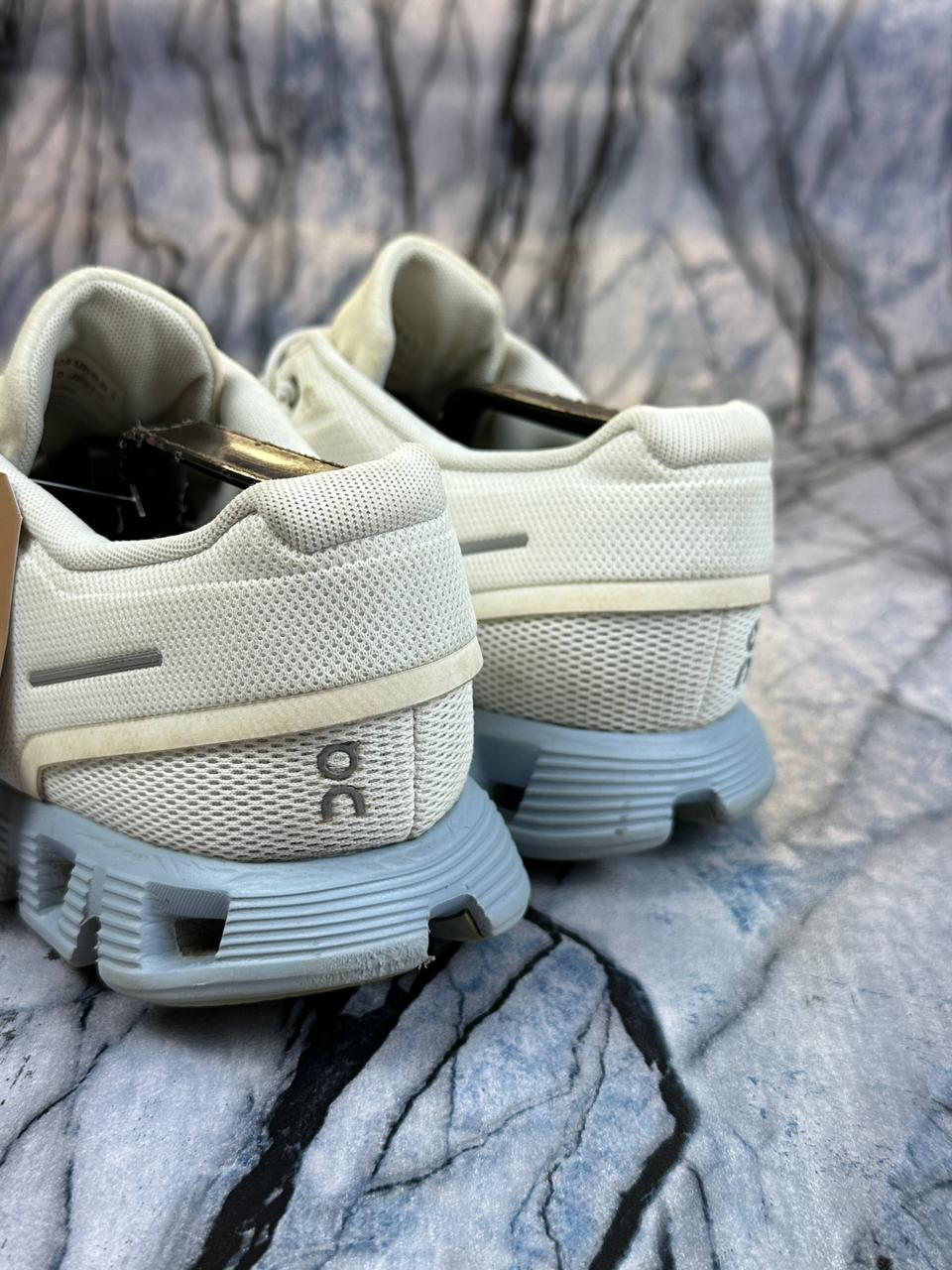 On Cloud 5 Branded Running Shoes