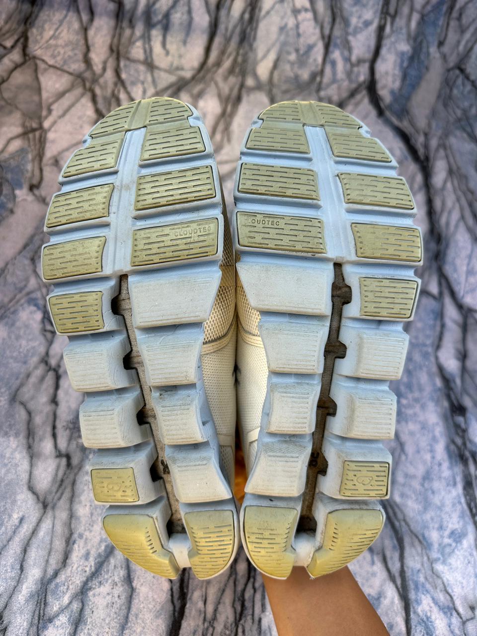 On Cloud 5 Branded Running Shoes