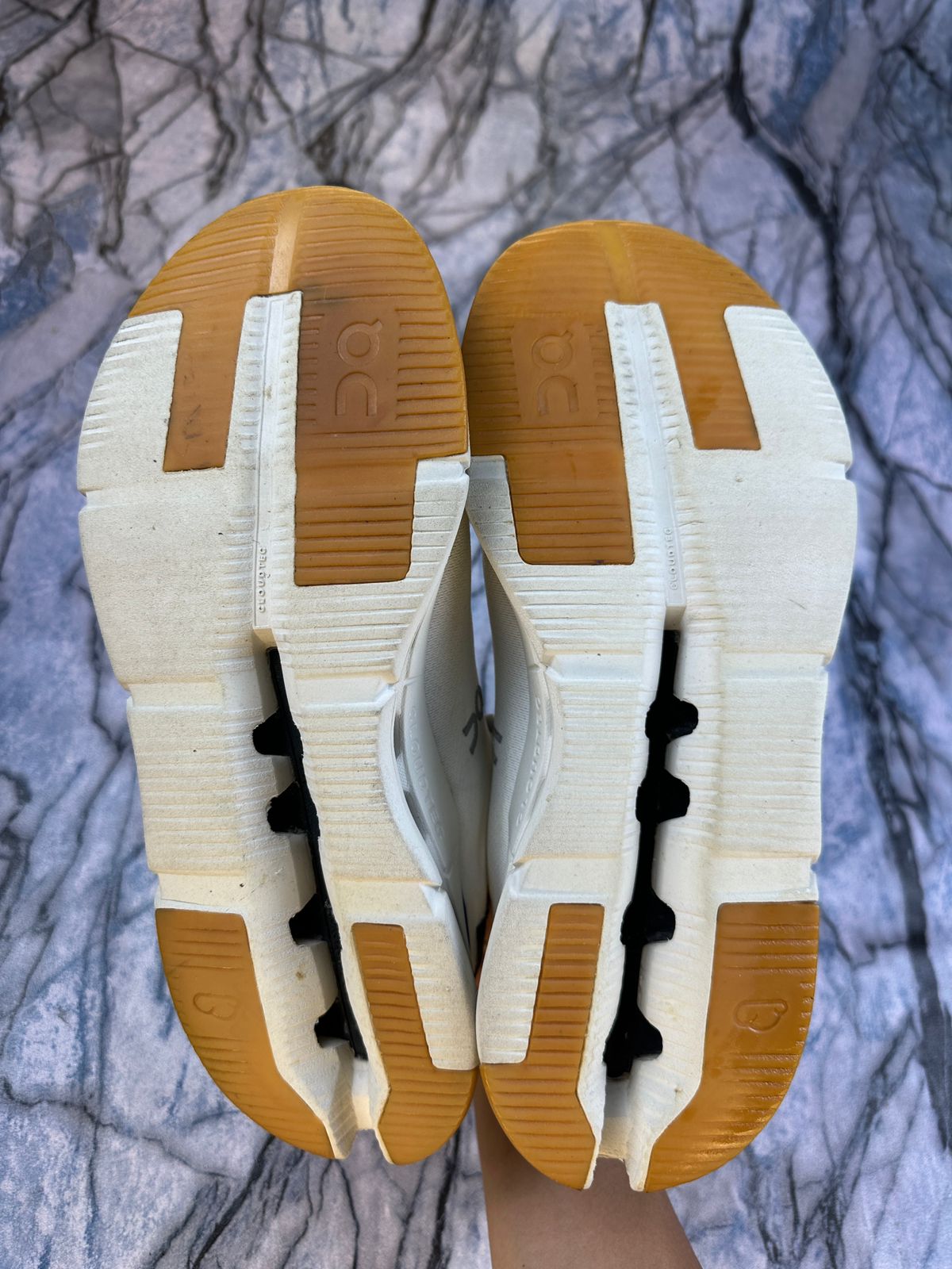 On Cloudnova Form  Branded Sneakers Shoes