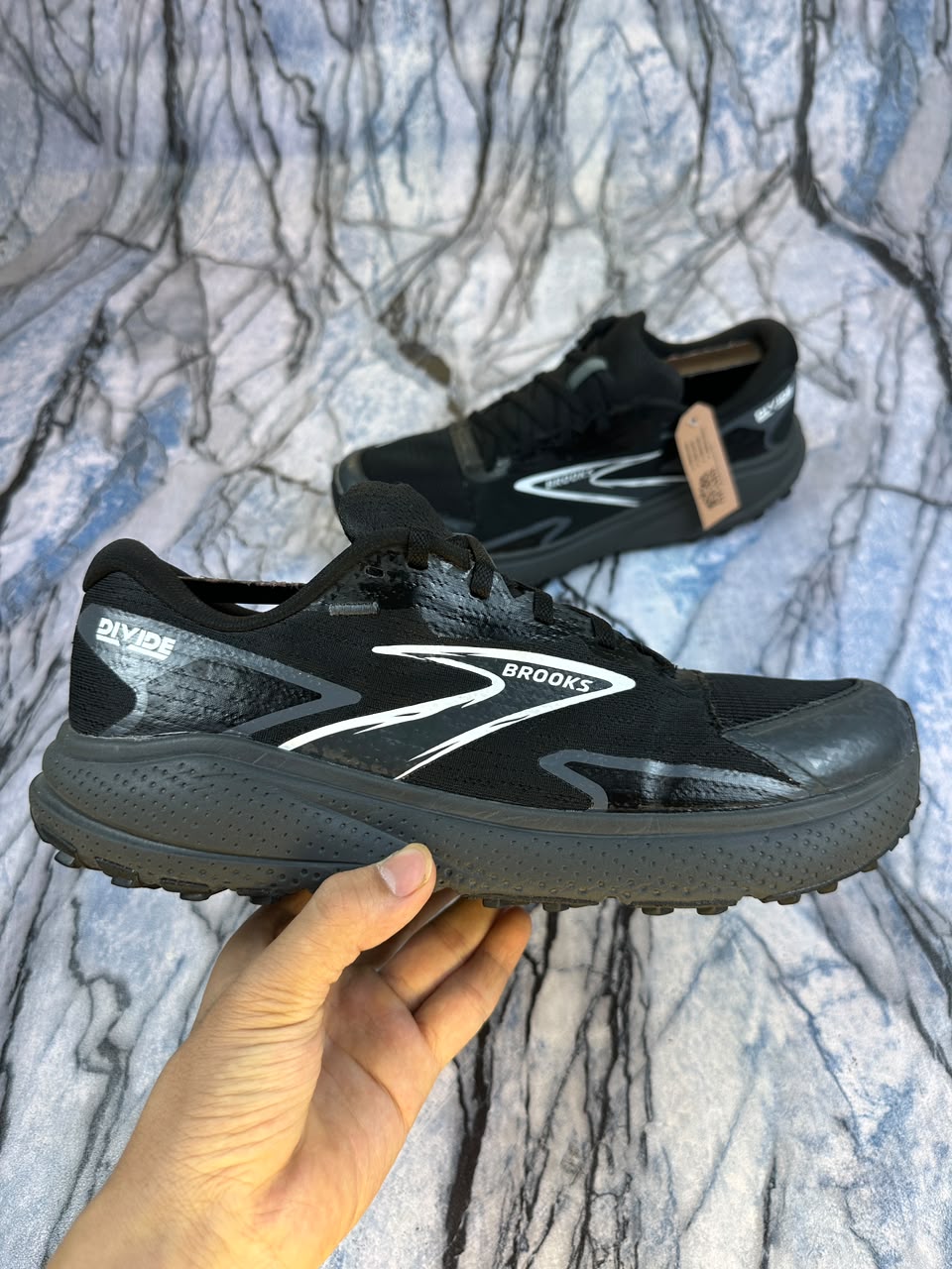 Brooks Divide 5 Lightweight Branded Trial Running Shoes