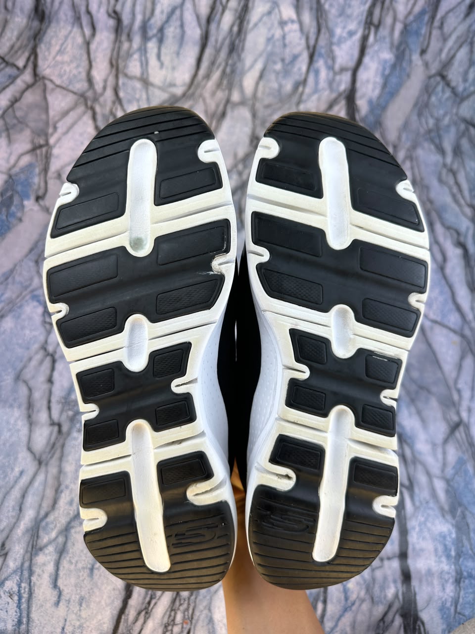 Skechers Archfit Lightweight Branded Running Shoes