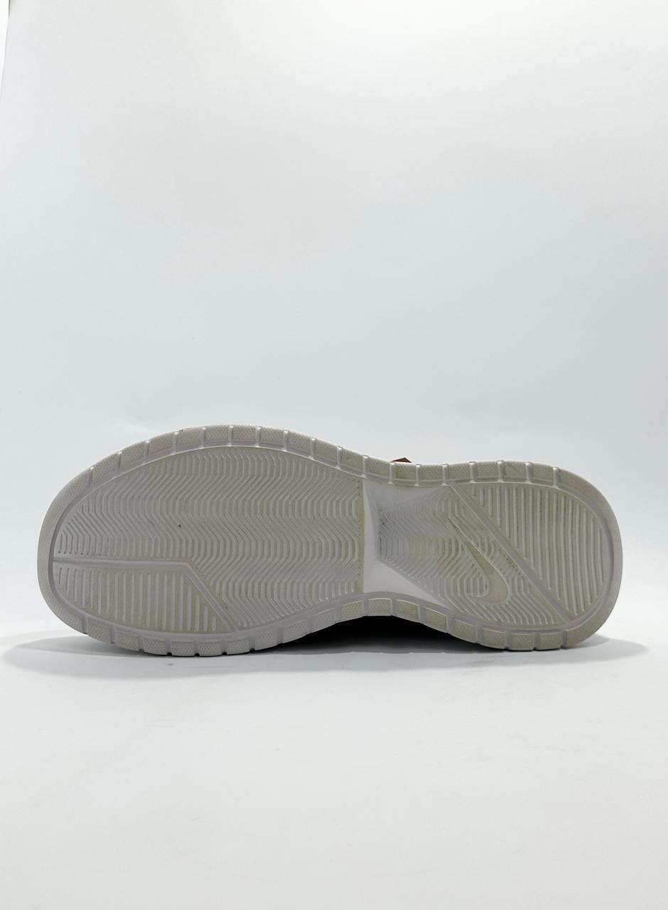 Original Nike Lightweight Branded Running Laceless Shoes