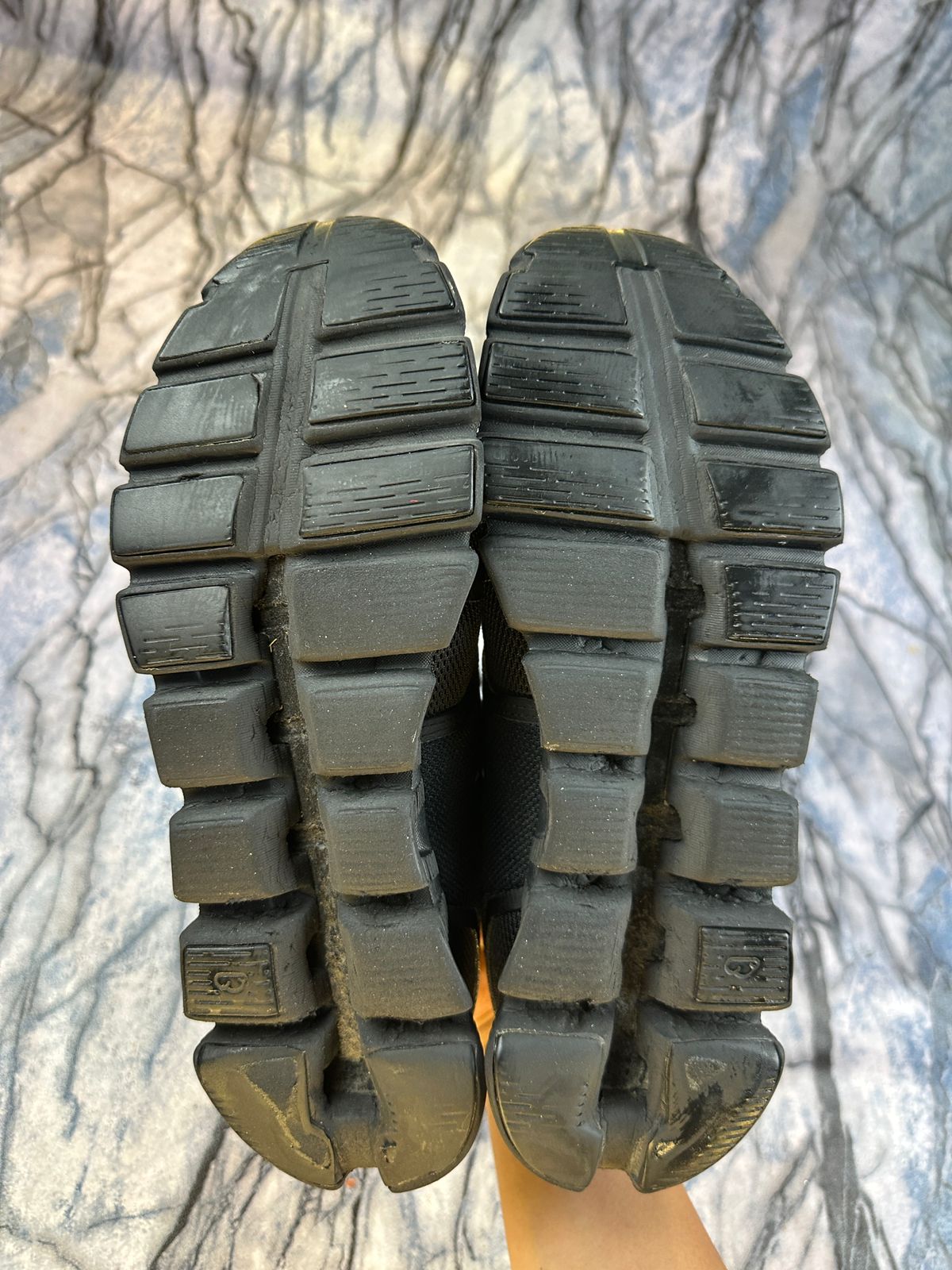 On Cloud 5 Branded Running Shoes